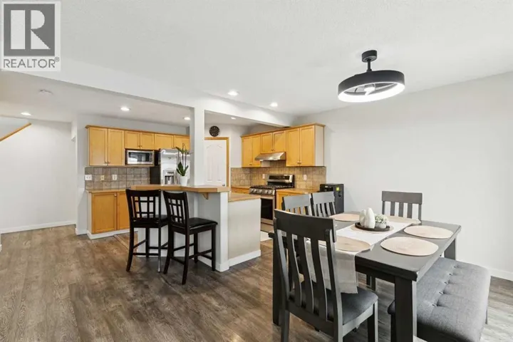 126 Somerglen Way SW, Calgary, Alberta T2Y4B2