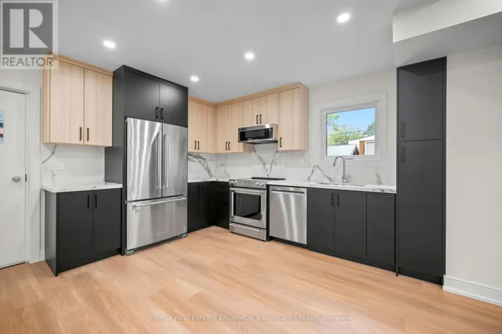 2 - 412 GLENHOLME AVENUE, Toronto (Oakwood Village), Ontario M6E3E7