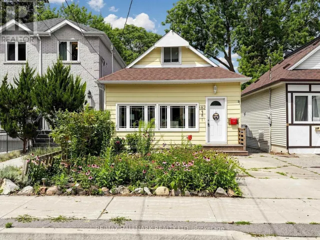 182 HOLBORNE AVENUE, Toronto (Woodbine-Lumsden), Ontario M4C2R8