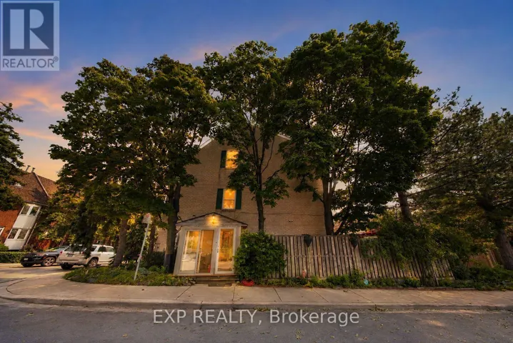 1 QUARRY COURT, Toronto (Greenwood-Coxwell), Ontario M4J5A6