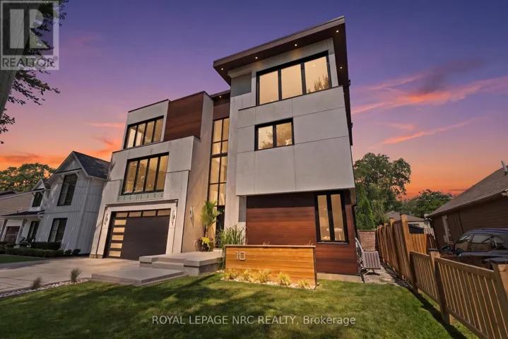 10 PAWLING STREET, St. Catharines (Port Dalhousie), Ontario L2N5M2