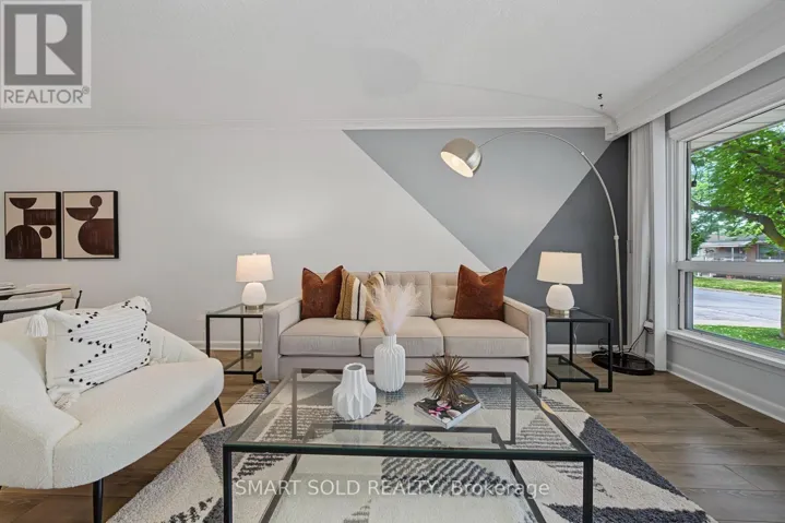 1 CAMEO CRESCENT, Toronto (Rockcliffe-Smythe), Ontario M6N2K4