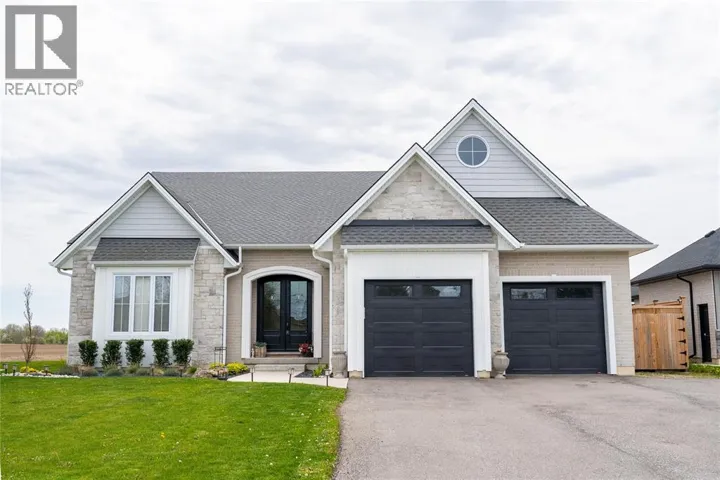 3613 Queen STREET, Plympton-Wyoming, Ontario N0N1E0