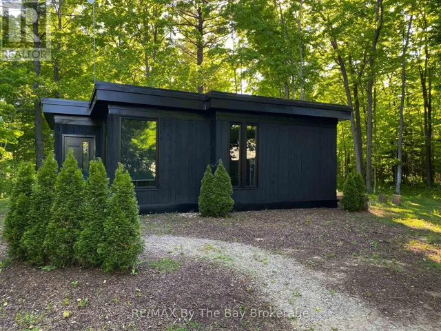 33 ST. LAURENT BOULEVARD, Tiny, Ontario L9M0J2