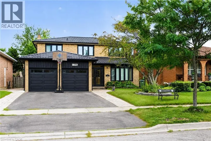 1596 MAPLE RIDGE Drive, Mississauga, Ontario L4W3C8