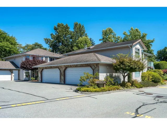 203 6875 121 STREET, Surrey, British Columbia V3Q1W2