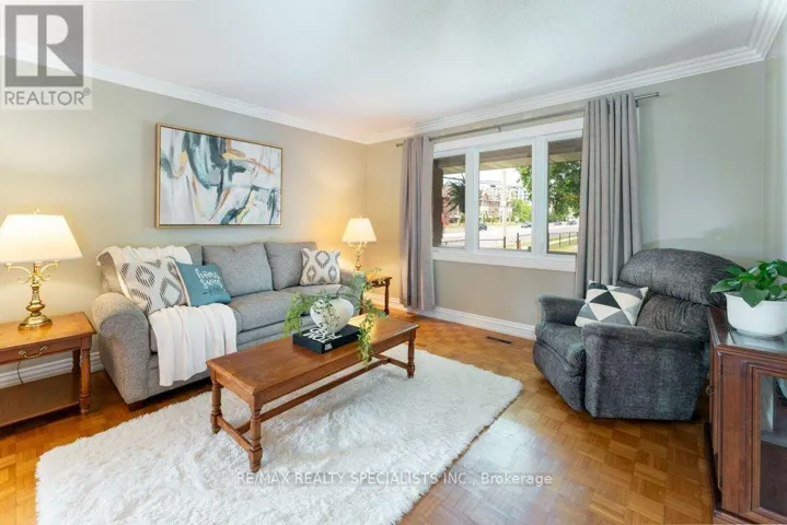 330 HICKORY CIRCLE, Oakville (WC Wedgewood Creek), Ontario L6H4T5