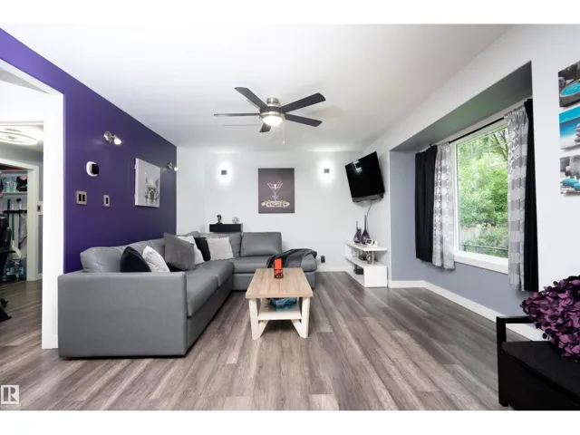6111 119 AV NW, Edmonton, Alberta T5W1J7