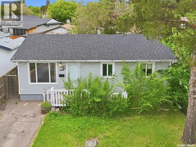 1305 W AVENUE N, Saskatoon, Saskatchewan S7L3J2