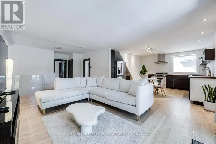 204 ELLERSLIE AVENUE, Toronto (Willowdale West), Ontario M2N1Y4