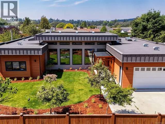 4160 Tyndall Ave, Saanich, British Columbia V8N3R8