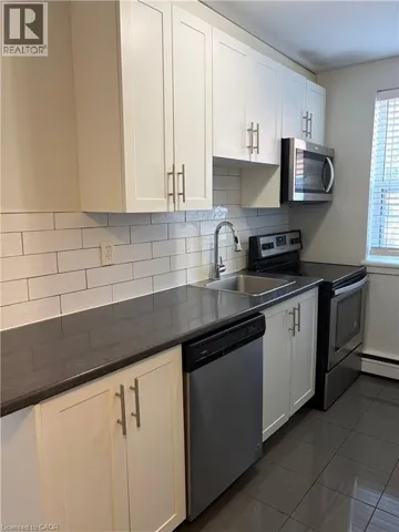 2 GRANT Boulevard Unit# 3, Dundas, Ontario L9H4N9