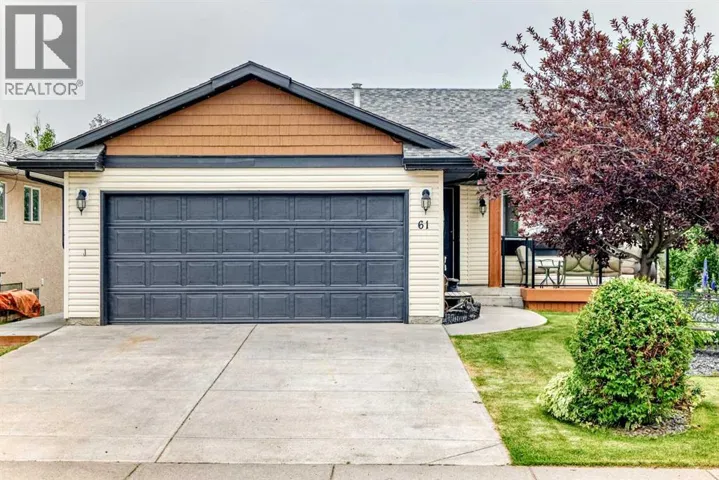 61 West Edge Road, Cochrane, Alberta T4C1M7