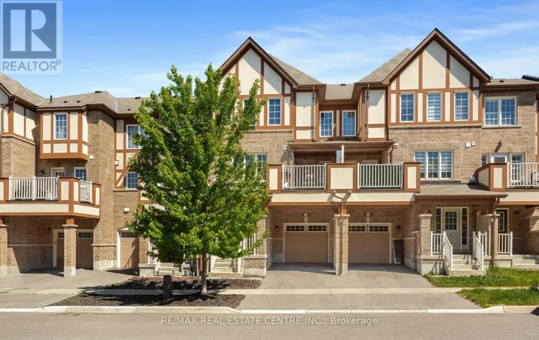 1084 SILK STREET, Pickering, Ontario L1X0E8