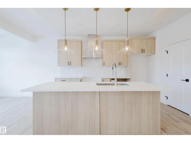8249 KIRIAK LO SW, Edmonton, Alberta T6W5S2