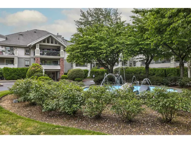221 22015 48 AVENUE, Langley, British Columbia V3A8L3