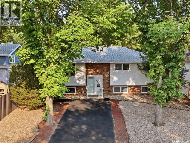 843 N McIntosh STREET, Regina, Saskatchewan S4R6H1