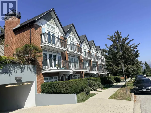 22 5655 CHAFFEY AVENUE, Burnaby, British Columbia V6B1T8