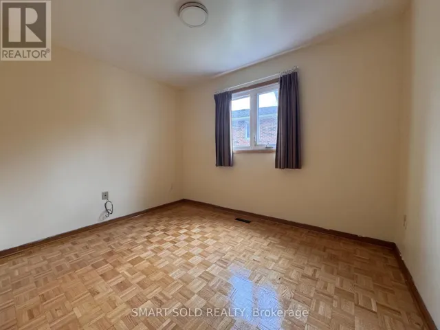 243 SHAWNEE CIRCLE, Toronto (Pleasant View), Ontario M2H2Y3