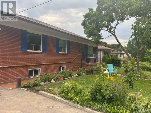 309 QUEEN MARY DRIVE, Oakville (CO Central), Ontario L6K3L5