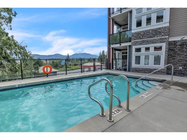 115 2242 WHATCOM ROAD, Abbotsford, British Columbia V3G0G3