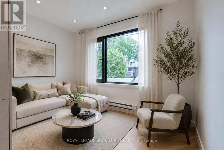 LANEWAY - 390 PALMERSTON BOULEVARD, Toronto (Palmerston-Little Italy), Ontario M6G2N6