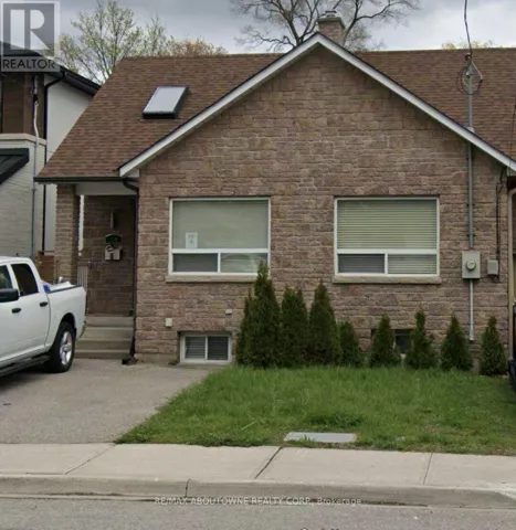 13 BROADVIEW AVENUE, Mississauga (Port Credit), Ontario L5H2S8