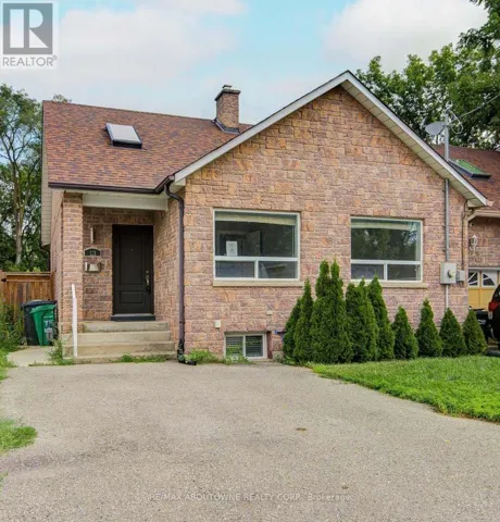 13 BROADVIEW AVENUE, Mississauga (Port Credit), Ontario L5H2S8