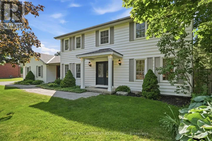 1 MEANDER CLOSE, Hamilton (Carlisle), Ontario L0R1H1
