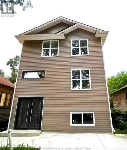 411 CLINTON STREET, Windsor, Ontario N8X1A7