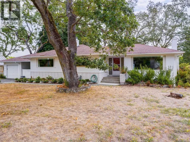 2541 Nottingham Rd, Oak Bay, British Columbia V8R6C7