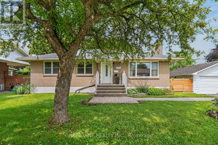 125 NORICE STREET, Ottawa, Ontario K2G2Y2