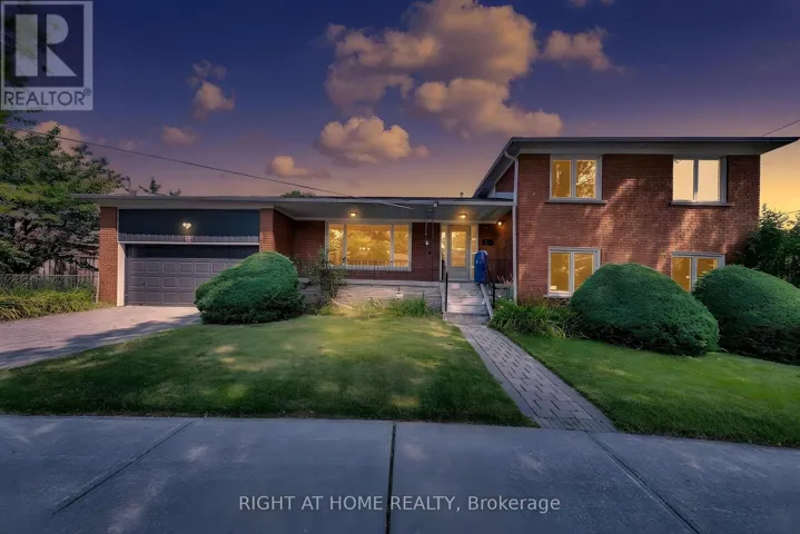 88 PECKHAM AVENUE, Toronto (Newtonbrook West), Ontario M2R2V5
