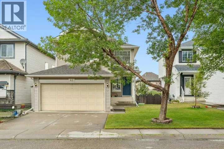 42 Douglas Glen Circle SE, Calgary, Alberta T2Z3T3