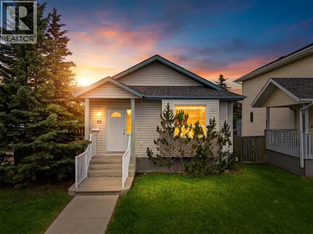 69 Durand Crescent, Red Deer, Alberta T4R3A7