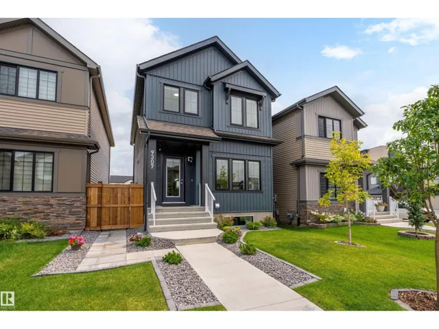 9307 221 ST NW, Edmonton, Alberta T5T6C9