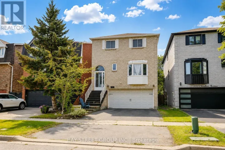 304 CHARLTON AVENUE, Vaughan (Brownridge), Ontario L4J6H4