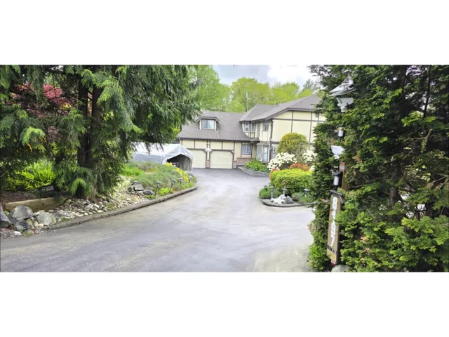8197 197 STREET, Langley, British Columbia V2Y1Y4