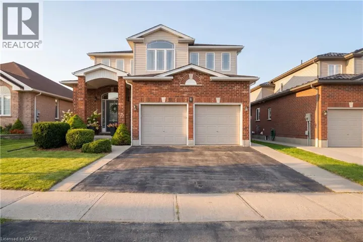 6 COUNTRY CLAIR Street, Kitchener, Ontario N2A4J9