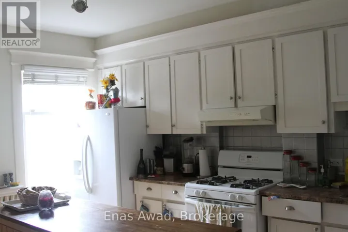 738 MANNING AVENUE, Toronto (Annex), Ontario M6G2W4