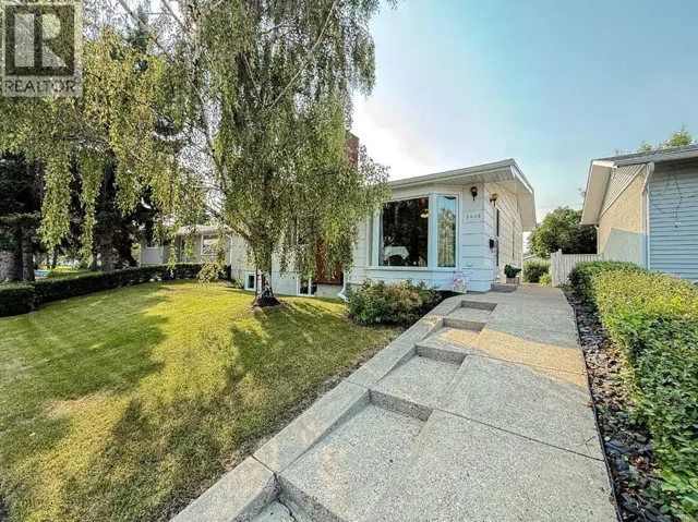 5015 Marchand Crescent NE, Calgary, Alberta T2A2X3