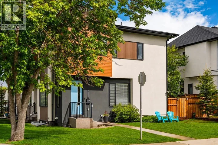 2002 35 Street SW, Calgary, Alberta T3E2X6