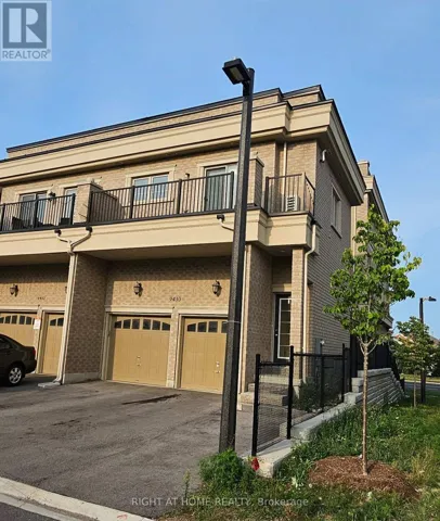 UPPER - 9430 BAYVIEW AVENUE, Richmond Hill (Observatory), Ontario L4C5G9