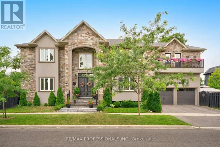 2 CHARLESTON ROAD, Toronto (Islington-City Centre West), Ontario M9B4M7