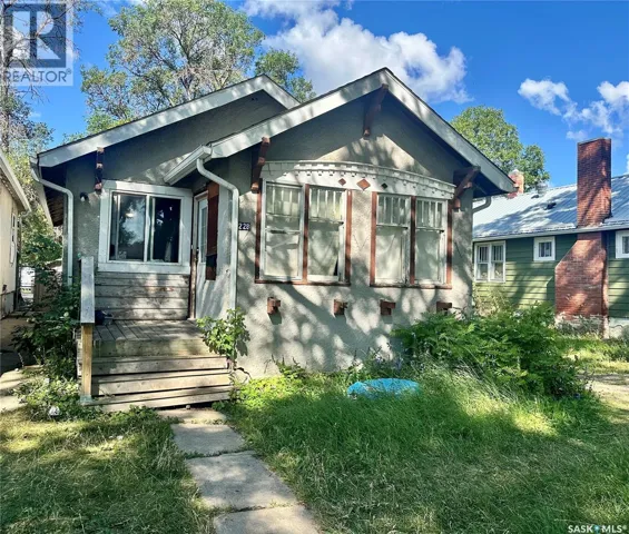 1228 Robinson STREET, Regina, Saskatchewan S4T2N2