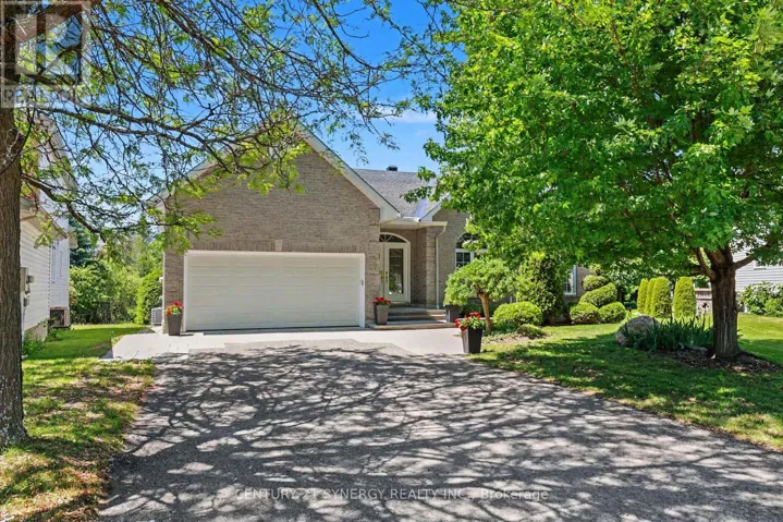 17 WARNOCK COURT, Ottawa, Ontario K1J1H1