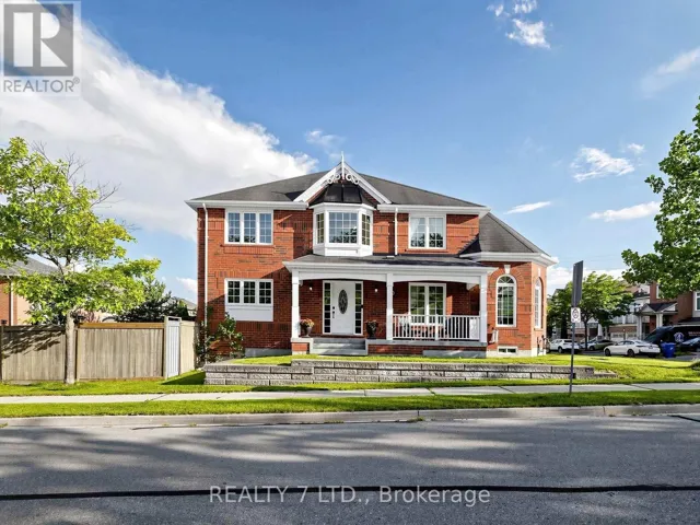 330 CHERYL MEWS BOULEVARD, Newmarket (Woodland Hill), Ontario L3X3J6