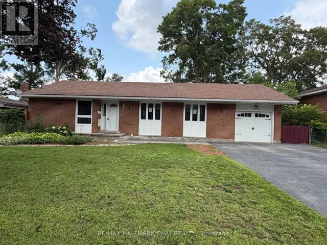 426 HIGHLAND AVENUE, Orillia, Ontario L3V4E7