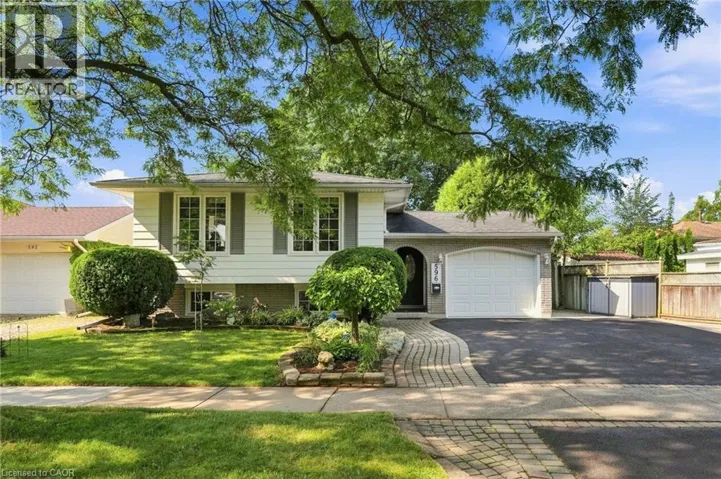 596 LOUISE Drive, Burlington, Ontario L7L2T9