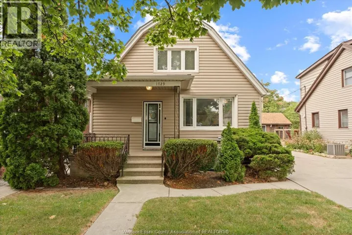 1729 WINDERMERE, Windsor, Ontario N8W2S2